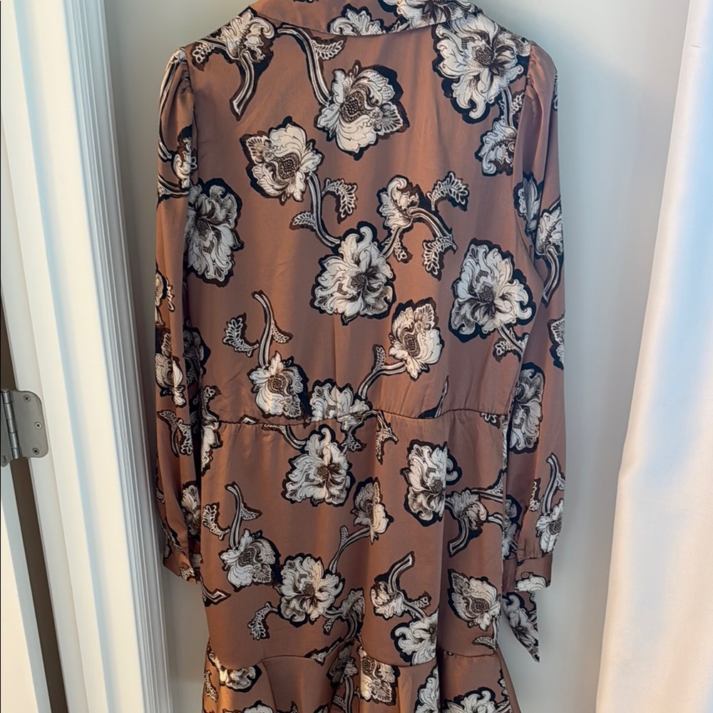 Express Brown And White Patterned Blouse - image 4